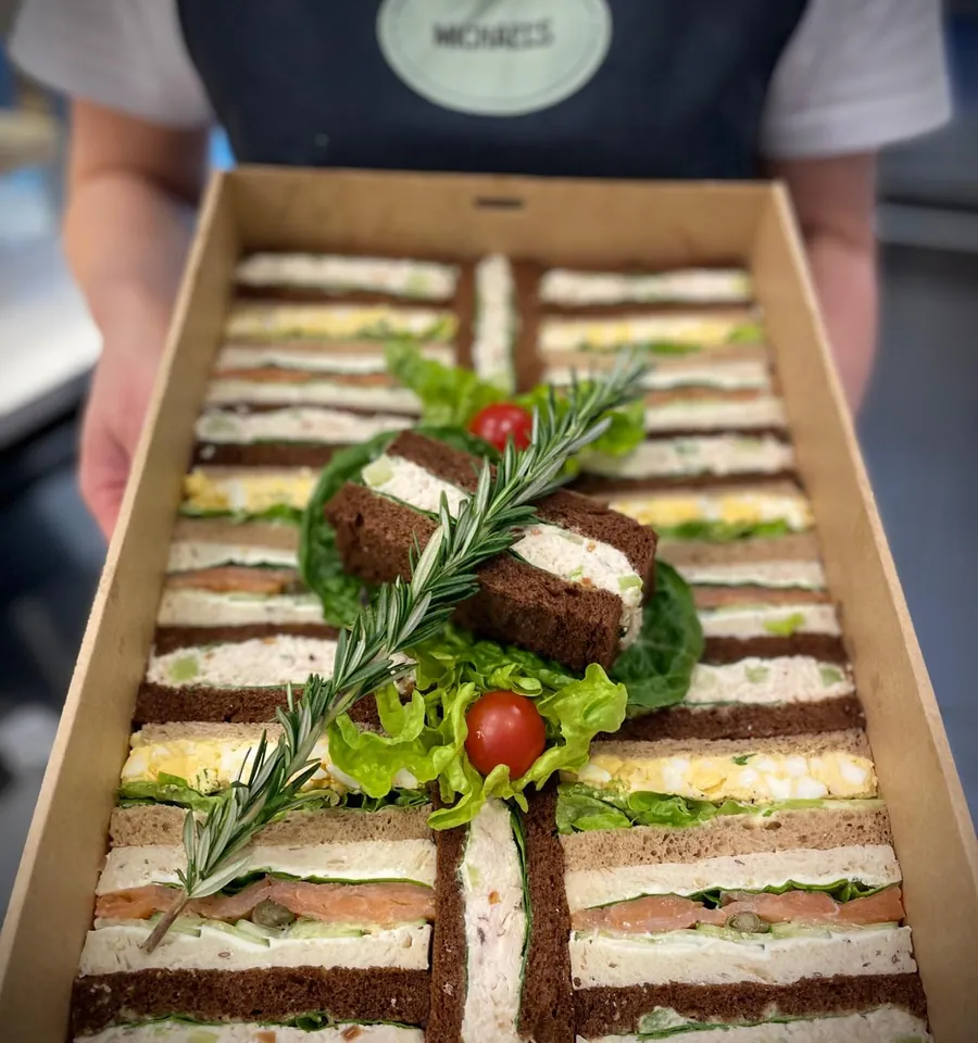 Sandwich catering box